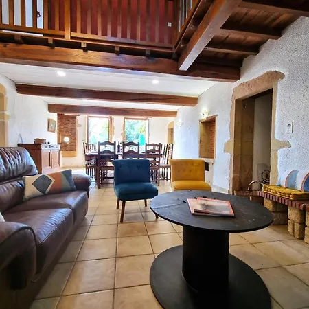 Maison Paisible Avec Animaux Admis - 15 Pers. - Fr-1-496-405 Дом отдыха Saint-Hilaire-sous-Charlieu