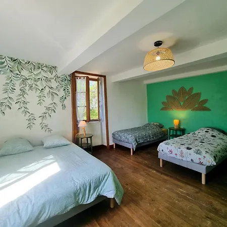 Maison Paisible Avec Animaux Admis - 15 Pers. Country house Saint-Hilaire-sous-Charlieu