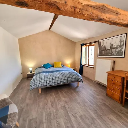 Country house Maison Paisible Avec Animaux Admis - 15 Pers. Saint-Hilaire-sous-Charlieu